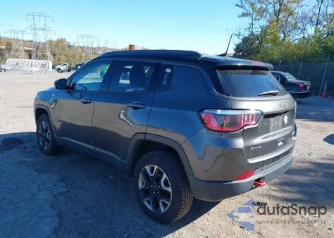 2018 Jeep Compass Trailhawk 4X4 из США, поврежденный, VIN 3C4NJDDB4JT169724